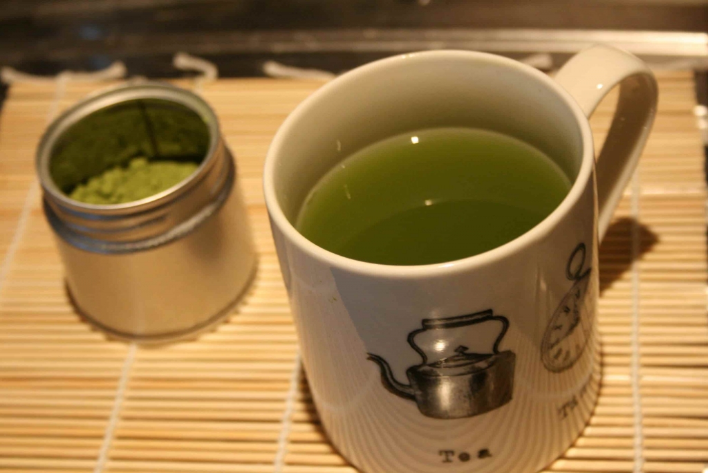 When I first started drinking matcha I was amazed at how much energy I had in the evenings in particular. It really changed how late I could stay up without feeling tired the next day.