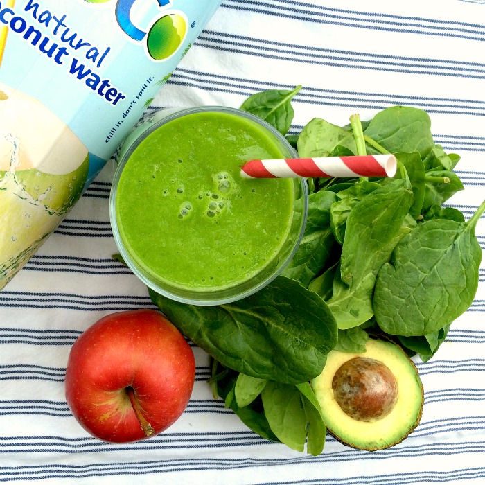 essential-green-smoothie-clear-skin-2