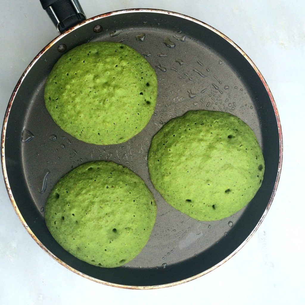 Spinach-pancakes-healthy-breakfast-E-sm-min